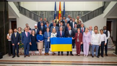 Photo of Deputetë shqiptarë të RMV-së nuk ia falin Zelenskit, u bojkotua sesioni i organizuar në nder të Ukrainës