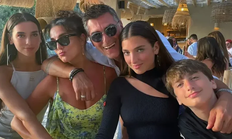 Zbulohet  kunata  e Dua Lipes  e dashura e Gjinit  kaq e bukur është