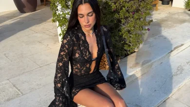 Photo of Aksesorët e artë tërheqin vëmendjen e Dua Lipës