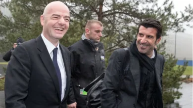 Photo of Luis Figo nuk kursehet ndaj Gianni Infantinos: Duhet të largohet tani