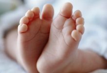 Photo of E lanë foshnjën 3-muajshe në rrugë, më pas nëna përmbysi karrocën, kallëzim penal ndaj dy personave në Tetovë