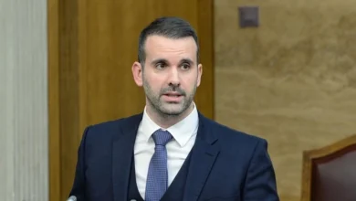 Photo of Kryeministri i Malit të Zi me mesazh për Vuçiqin: Po luan rolin e “PR-it të Rusisë”