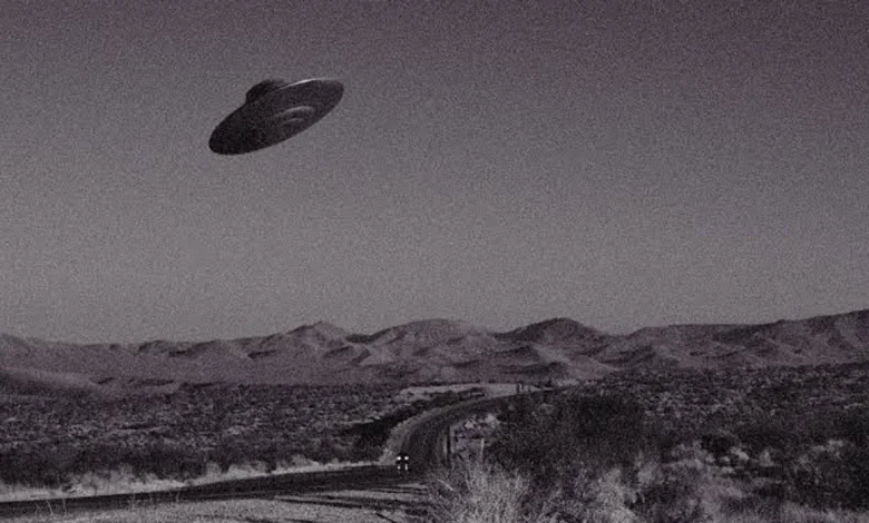 Pentagoni publikon dosje të reja për UFO t  pamjet tregojnë objekte misterioze