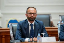 Photo of Shasivari paralajmëron takim me studentët për provimin e jurisprudencës: “Do të jetë pa barriera gjuhësore” 30 minutes më parë