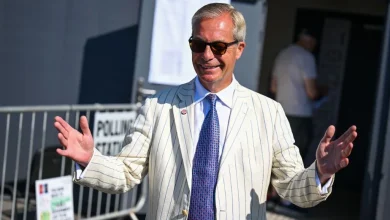 Photo of Nigel Farage fiton zgjedhjet e pjesshme, por hetimi për donacionet e padeklaruara vijon