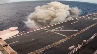 Photo of Pamje spektakolare nga stërvitja amerikane/ Raketat godasin një anije 40,000 tonëshe dhe shkaktojnë shpërthime të fuqishme