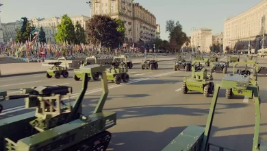 Photo of Pa ushtarë e pa tanke: Ukraina shfaq robotët dhe dronët në paradën e saj të pazakontë ushtarake