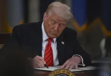 Photo of Trump nënshkruan urdhër për riemërtimin e Liqenit Ontario në “Liqeni Amerika”