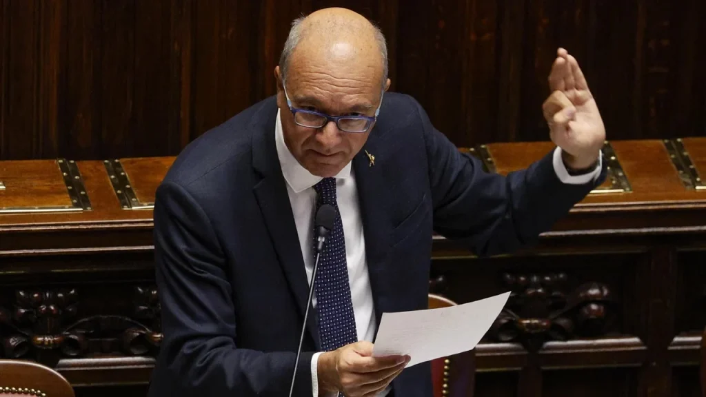 E rëndë në Itali  Ministri i Arsimit merr zarfin kërcënues me një plumb brenda  reagon Meloni  Këto akte frikacake nuk kanë vend në demokraci