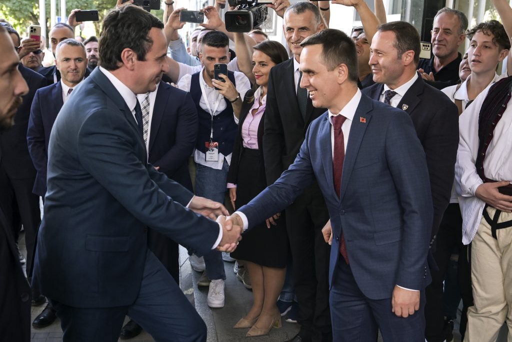 Kasami uron Kurtin për rizgjedhjen  Asnjë vendim i politizuar nuk mund ta fshijë të vërtetën historike
