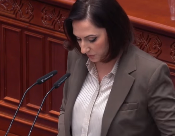 Rina Ajdari  Shasivarit  Ke barazuar viktimën me agresorin  VIDEO 