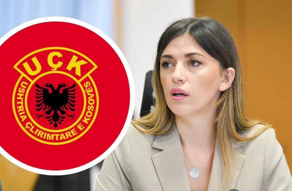 Albulena Haxhiu porosi familjeve të Thaçit  Veselit  Krasniqit e Selimit  Kosova është me ju