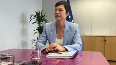 Photo of Marta Kos paralajmëron Serbinë: Glorifikimi i Mlladiqit nuk ka vend në BE