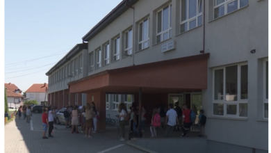 Photo of 3 mijë nxënës më pak në klasë të parë! Qeveria: Shkaku kryesor është demografia, opozita: Njerëzit po ikin jashtë