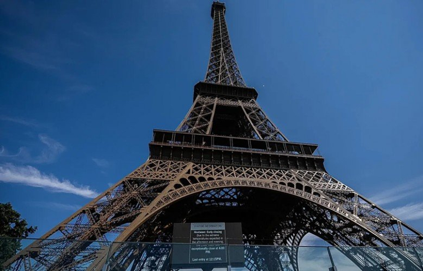 Kulla Eiffel mbyllet pas grevës për trajtimin e punonjëseve