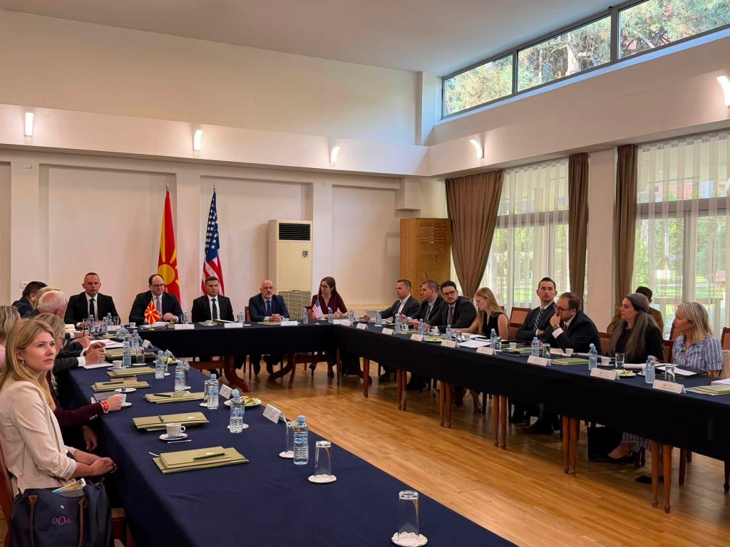 Shabani pret në takim një delegacion nga Senati i SHBA së  Kongresi Amerikan dhe Këshilli Atlantik  në kuadër të iniciativës  Balkans Forward 