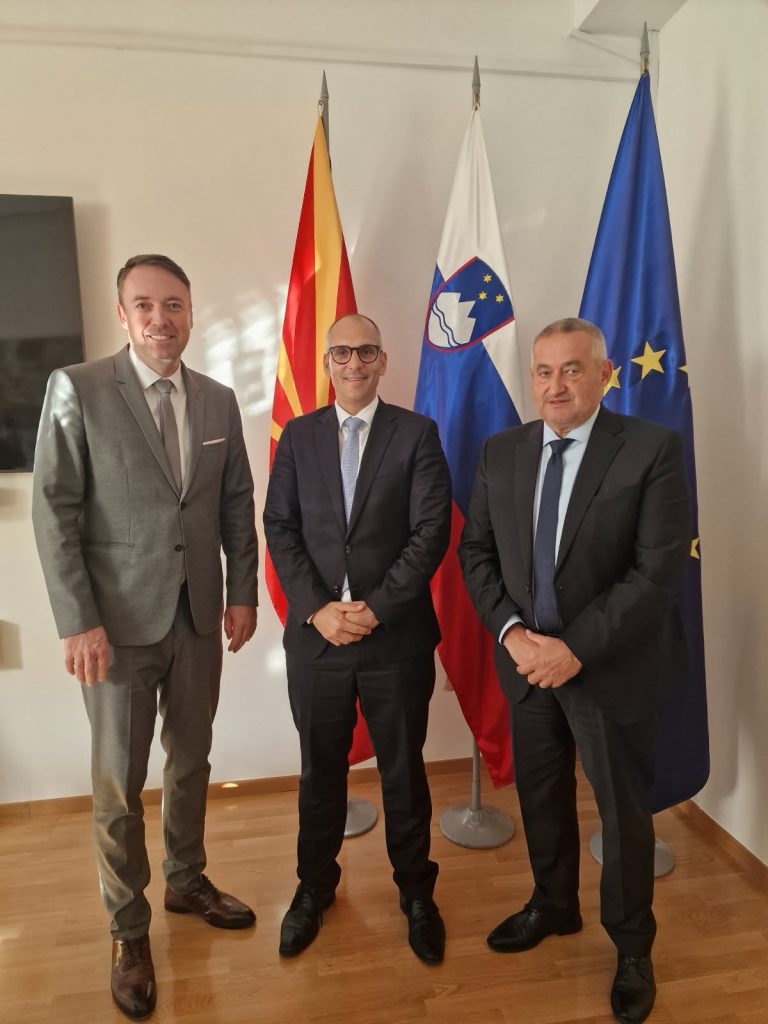 Vizita e parë e punës jashtë vendit  Takim me ministrin slloven të Shëndetësisë për avancimin e bashkëpunimit