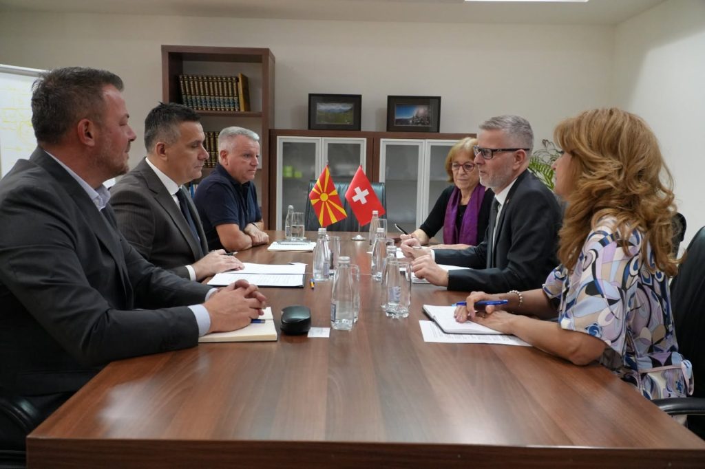 Hoxha takon ambasadorin Christoph Zomer  Zvicra mbetet partneri dhe donatori ynë më i rëndësishëm në sektorin e ujërave