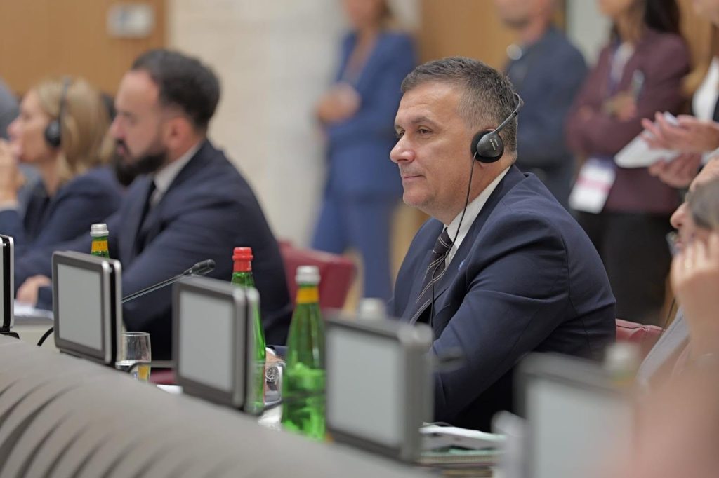 Hoxha  Për ujërat na duhen zgjidhje të përbashkëta  investime dhe bashkëpunim i fortë rajonal