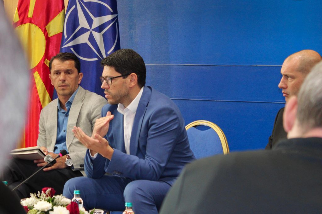 Ministri Ferati bashkon institucionet  klubet dhe tifozët për siguri më të madhe në sport