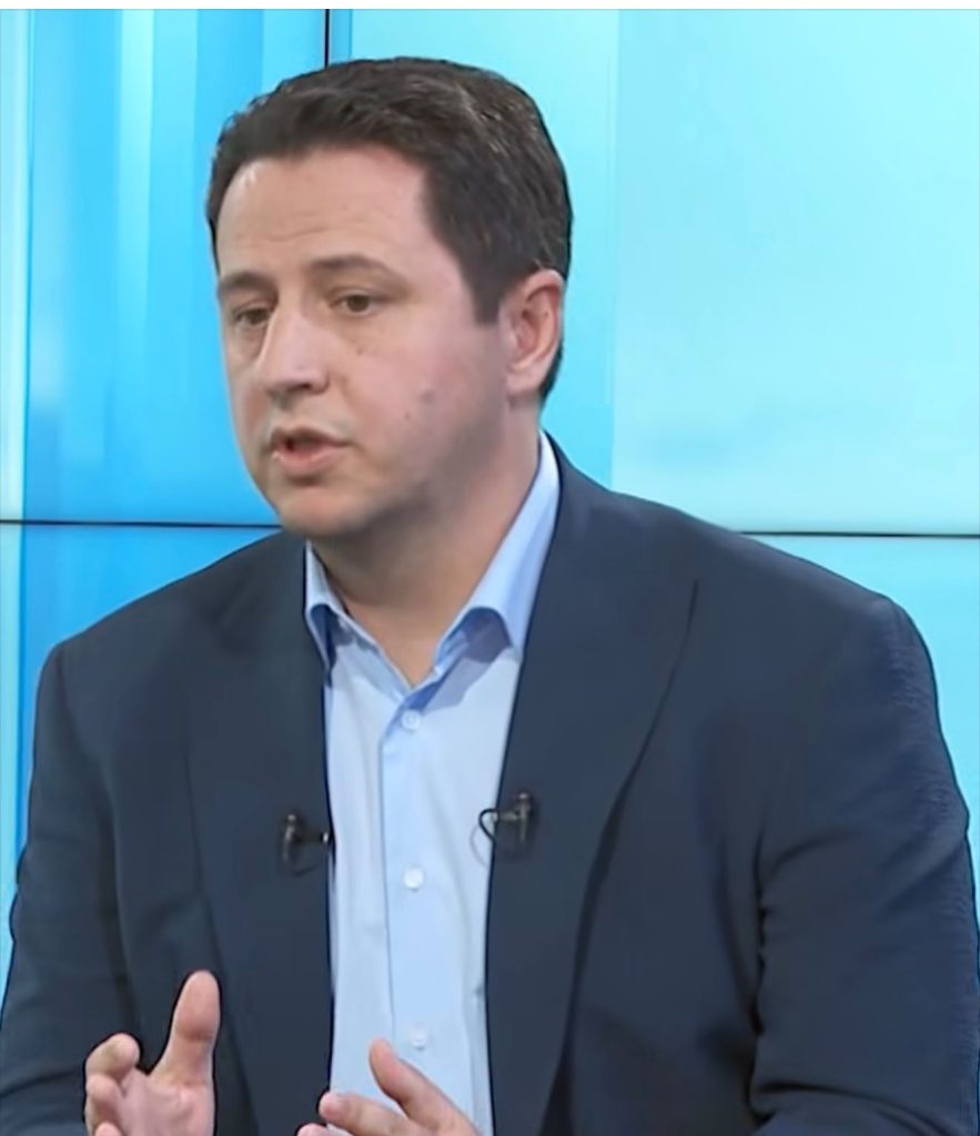 limani-ne-alsat-m-nuk-jam-politikan-tregtar-nuk-ka-pasur-asnje-bisede-per-kalim-ne-vlen-ash-ja-ka-rrugen-e-saj