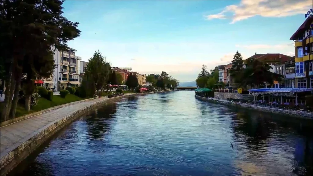 Sektori i turizmit kërkon ndryshim të madh  Shkolla të nisë dy javë më vonë përcjell