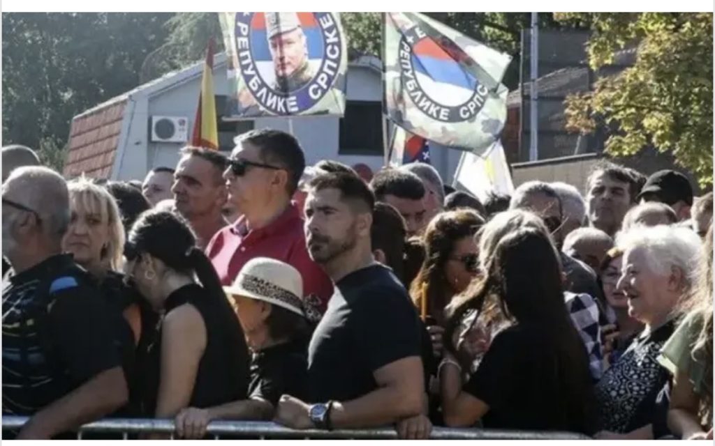 Turqia kritikon organizimin e ceremonisë mortore për  kasapin e Bosnjës  Ratko Mlladiq
