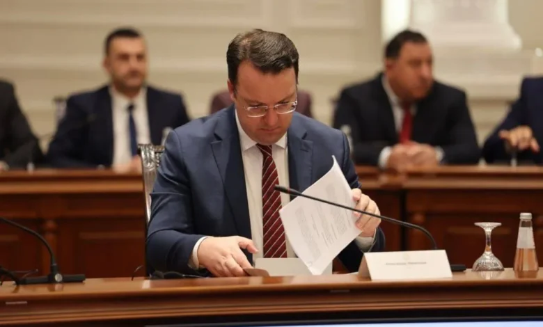 Borxhe  dëmshpërblime dhe çmime të fryra  Nikolloski kërkon hetim për borxhin e  Rrugëve të Maqedonisë 