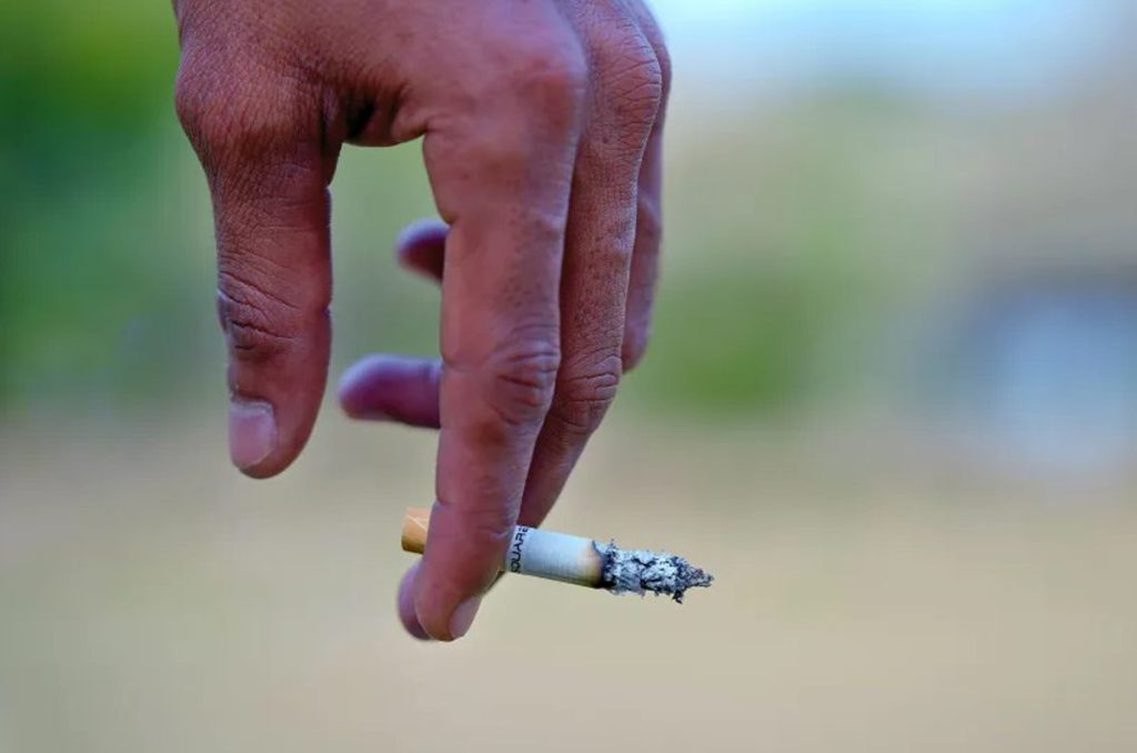 Duhanpirja mund t ju bëjë më të vetmuar
