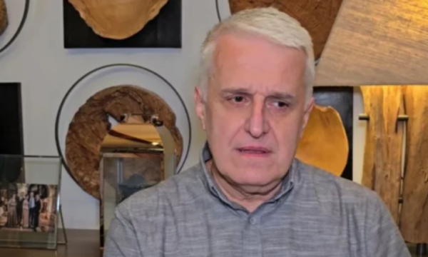 Majkon e përlot verdikti i Hagës  Na u bë e qartë se Kosova s ka tjetër veç Shqipërisë dhe se Shqipëria s ka tjetër veç Kosovës