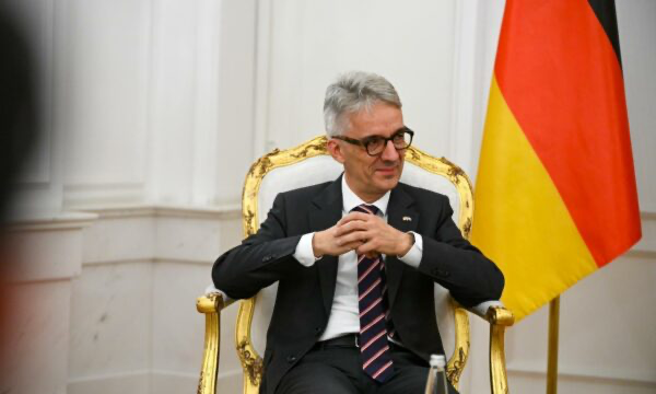 Ambasadori gjerman  Rudolph  U bëjmë thirrje të gjitha palëve që ta respektojnë vendimin