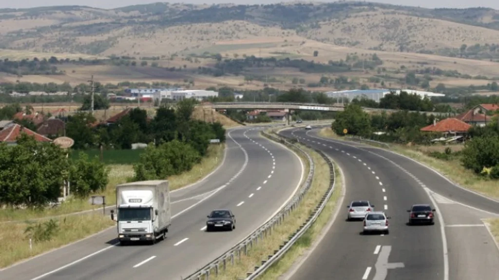 LAMM  Nuk ka pritje të gjata në vendkalimet kufitare