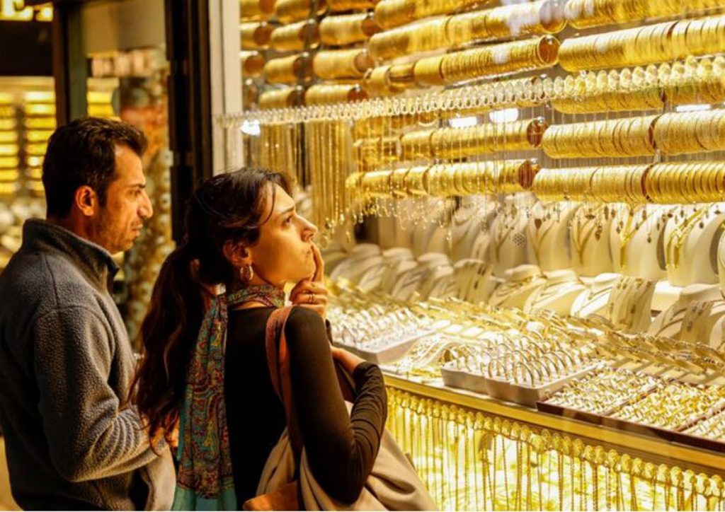 600 miliardë dollarë  nën jastëk   Turqia u kërkon qytetarëve  Nxirreni arin nga shtëpitë