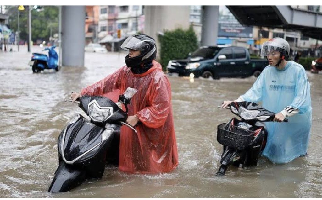 Përmbytje masive në Bangkok  shpallet gjendje katastrofe