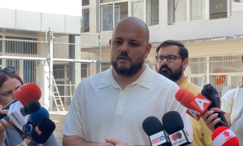 Kryetari i Butelit për nxënësit e  Penko s   Fëmijët që kanë motër ose vëlla në shkollë do të mund të regjistrohen
