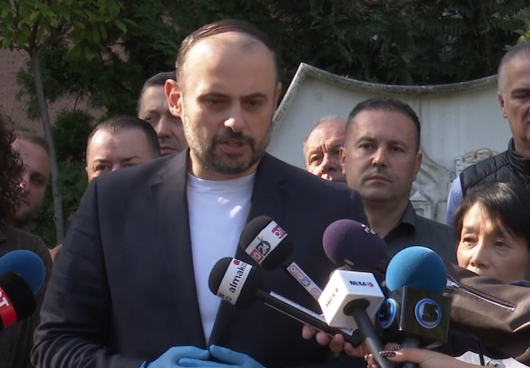 Gjorgjievski  Ka përfunduar procedura për blerjen e autobusëve  Shkupi do të marrë 100