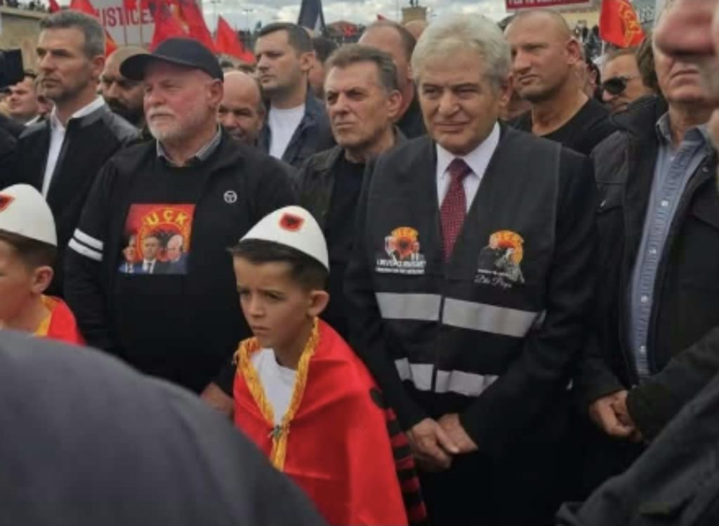 Ahmeti  Populli nuk mund t i dënoj çlirimtarët e vet 