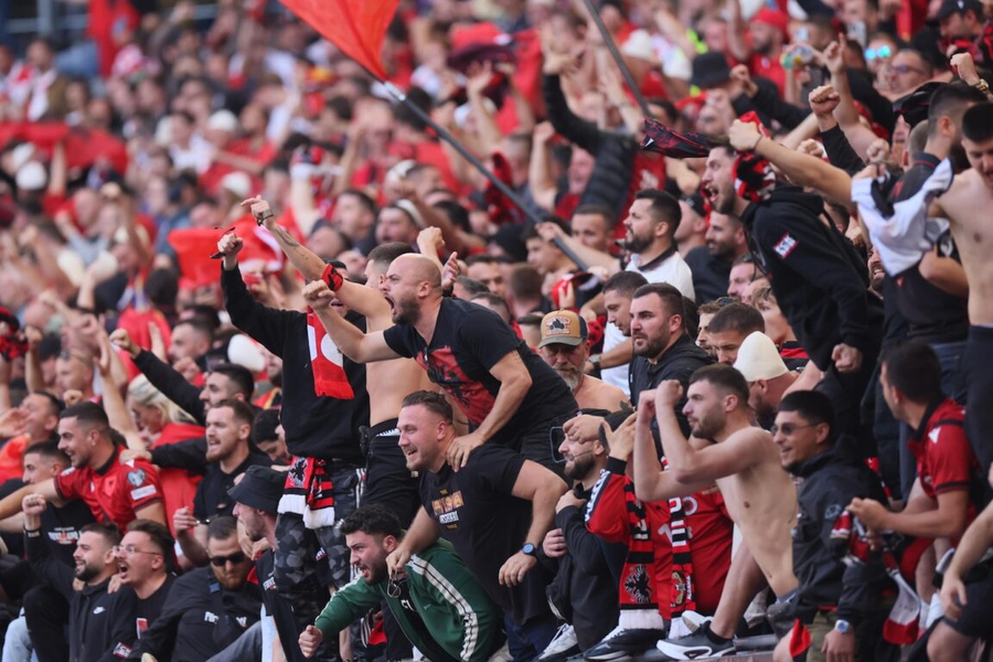 Stadiumi i San Marinos do  vishet  kuqezi  shqiptarë blejnë biletat e vendësve