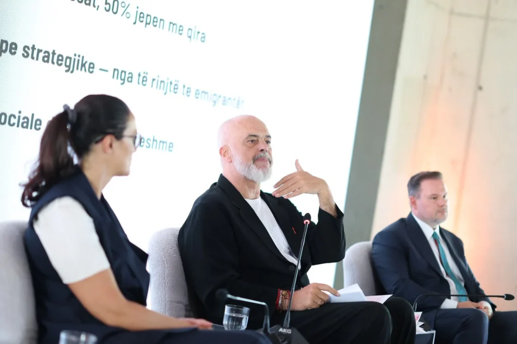  Shumë shpejt do i japim fund historisë së pajustifikueshme të rindërtimit   Rama me tone të ashpra për Veliajn  Prerja e kokës së kryeqytetit  eksperimenti më i rëndë social