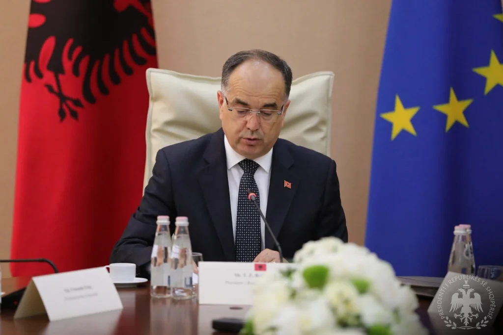 shkarkimi-i-vlora-hysenit-nis-mbledhja-e-keshillit-te-sigurise-kombetare-e-thirrur-nga-presidenti-begaj