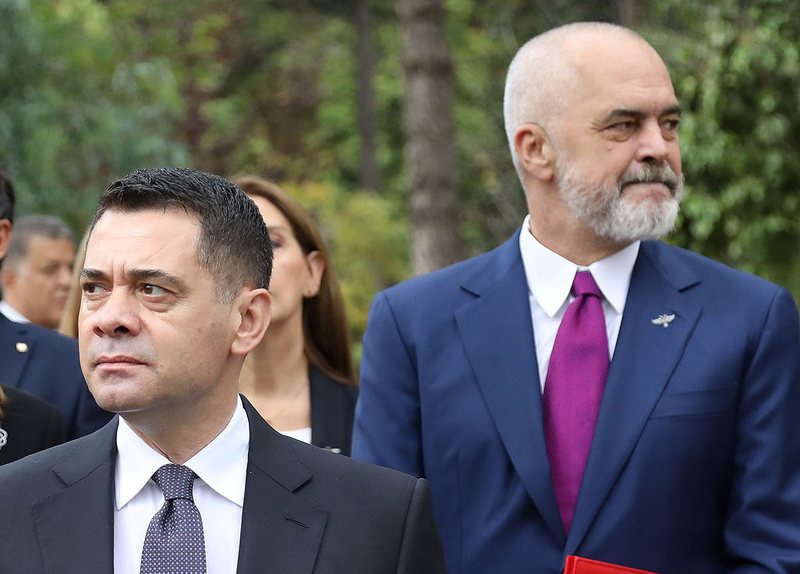  Rama e ka thënë në mbledhje grupi  Evis Sala iku se nuk firmosi Kayo n në shëndetësi    Ahmetaj  Nuk i kuptoj deputetët e PS pse nuk flasin për mafien shtetërore