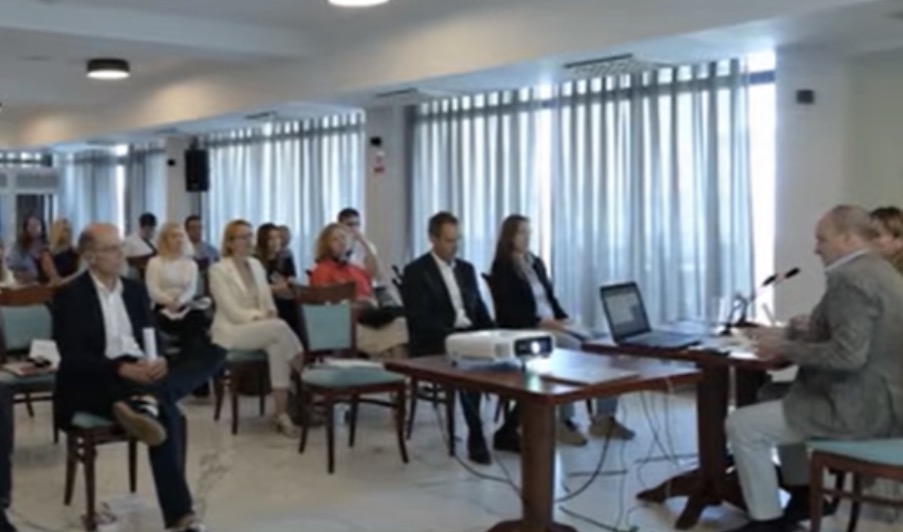 85 5 milionë euro për shkollat dhe konviktet  Mbi 5 mijë nxënës e studentë përfitojnë kushte të reja