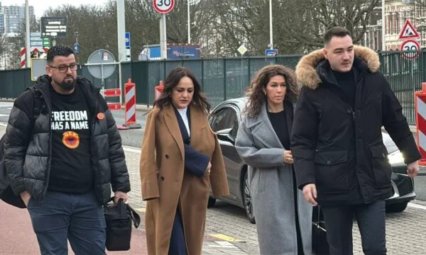 gruaja-e-kadri-veselit-konfirmon-se-kane-marre-ftese-per-nje-takim-nga-albulena-haxhiu