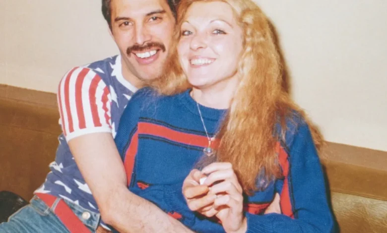 Historia e patreguar e Freddie Mercury  Rrëfimi i Mary Austin pas 35 vitesh nga vdekja e këngëtarit  Ai është dashuria e jetës sime