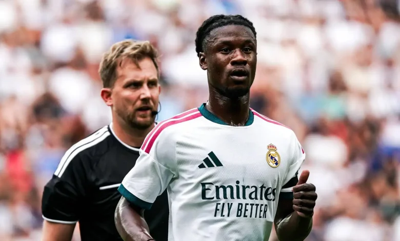 Reali i vendos çmimin e lartë  Camavinga do të mbetet në Madrid nën drejtimin e Mourinhos