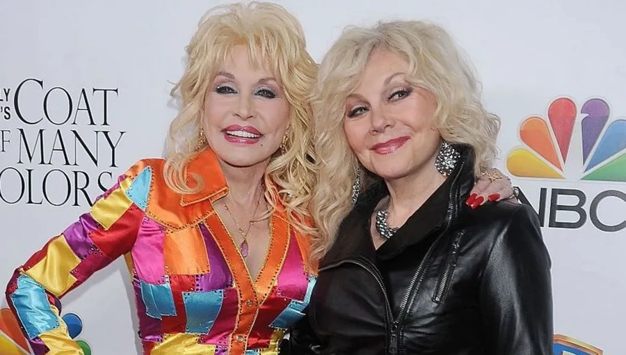 motra-e-dolly-parton-u-ben-thirrje-fansave-ndaloni-postimet-e-rreme-me-ia
