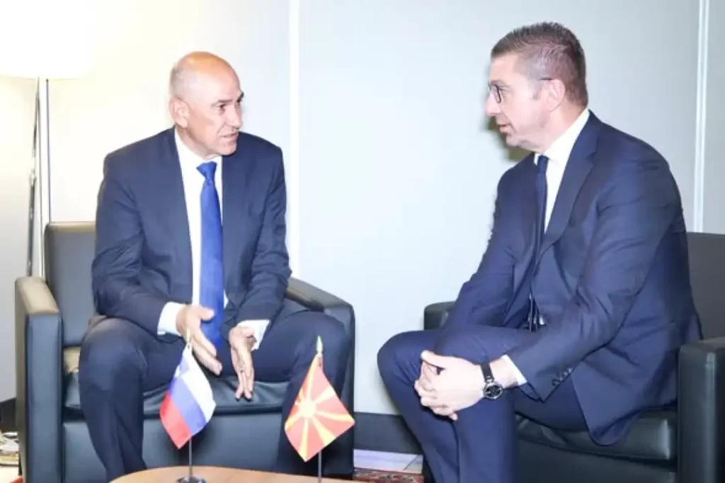 Mickoski Jansha  Nuk kërkojmë rrugë më të shkurtër drejt BE së  por proces të drejtë