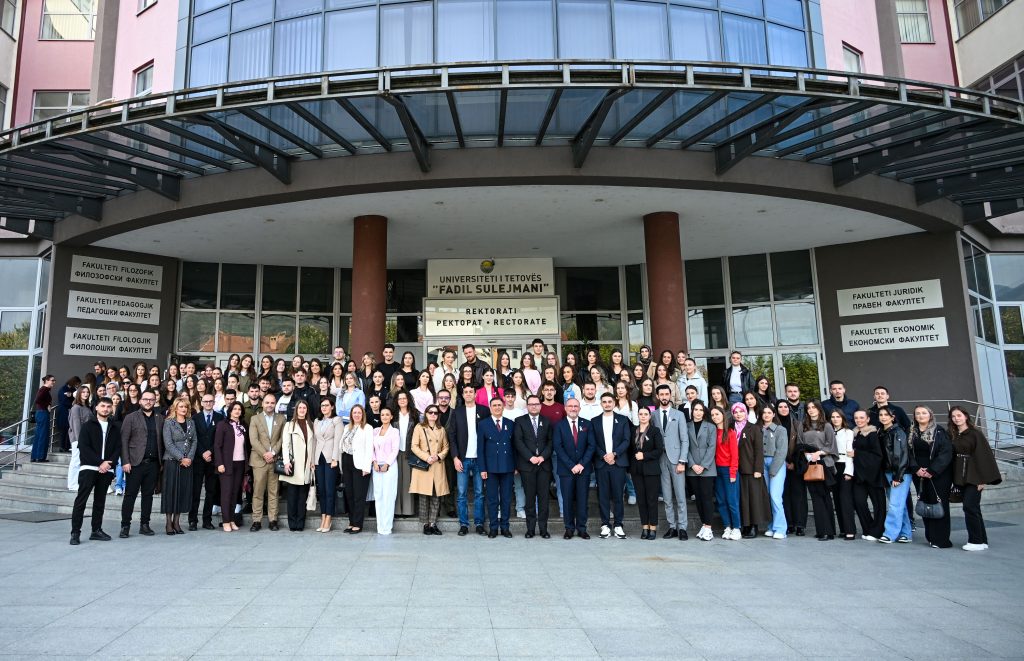 Në Universitetin e Tetovës u mbajt paneli i diskutimit  Përtej diagnozës   Një qasje multidisiplinare ndaj kancerit të gjirit 