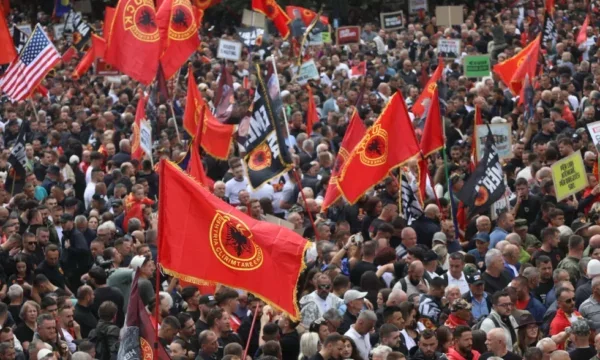 Associated Press për protestën e djeshme kundër Speciales  Më e madhja mbarëkombëtare deri më tani