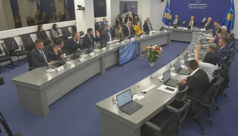 qeveria-themelon-grupin-punes-per-kreret-e-uck-se-ne-apel-kryesohet-nga-konjufca